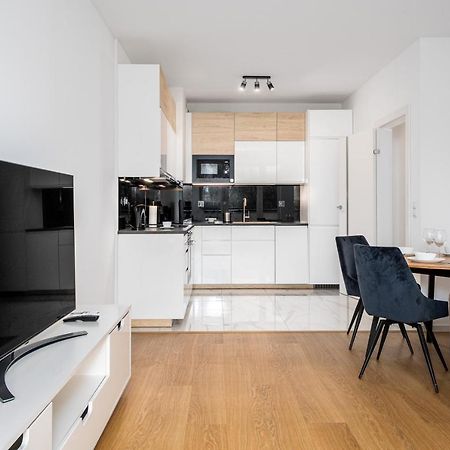 Your Apartments 1 Sierpnia Street Varsovia Exterior foto